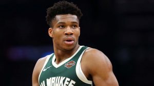 Giannis Antetokounmpo não poupa palavras e manda a real sobre momento dos Bucks na NBA