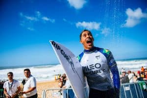 Samuel Pupo comanda bateria e adia novamente o sonho de Gabriel Medina vencer no Brasil