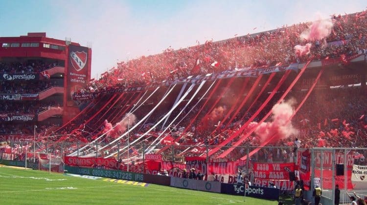 torcida no estadio do indepediente