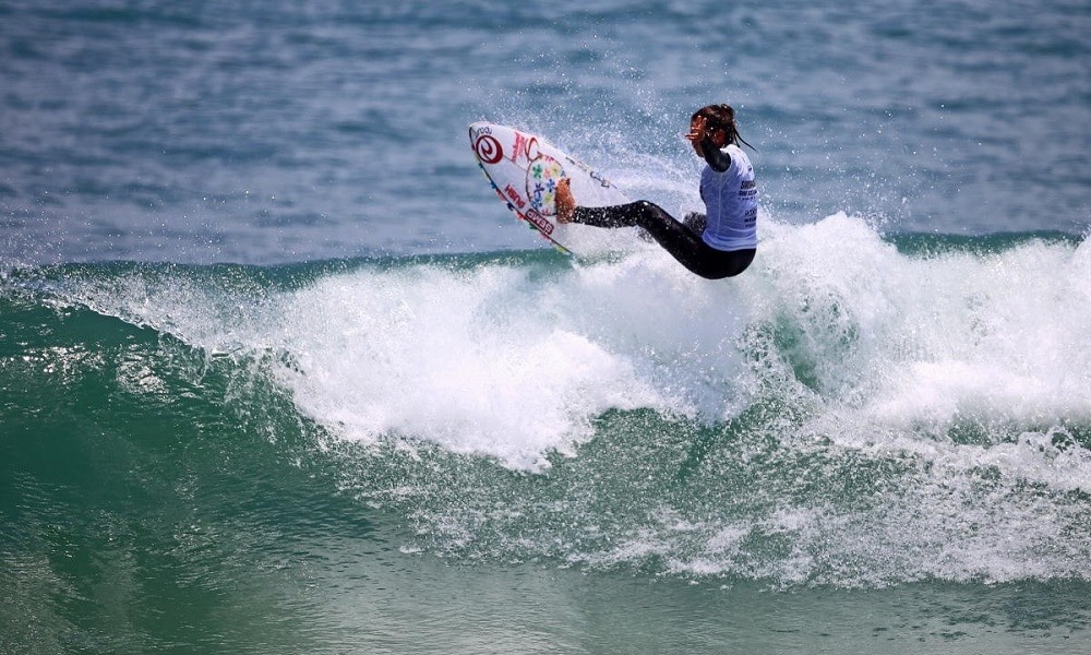 Sophia Medina avança para quartas de final em Saquarema