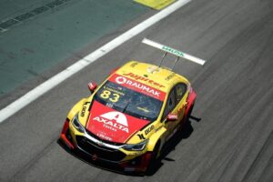 Gabriel Casagrande conquista título da Stock Car em Interlagos