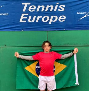 Conheça o tenista Felipe Mamede, fenômeno dentro e fora das quadras