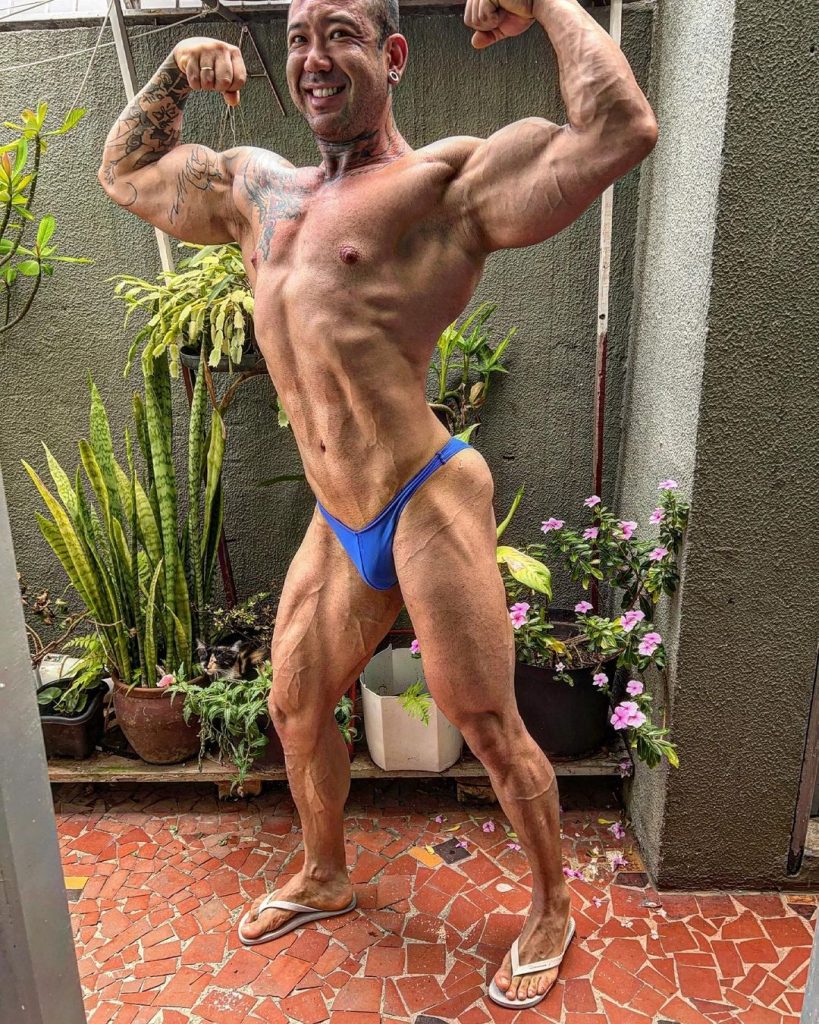 Ap&oacute;s 4 anos de treino visando competir Jeferson Kawamura realiza sonho de ser fisiculturista