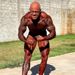 Eduardo Berardo é campeão da categoria Bodybuilder superior a 50 anos no Novice Open 2022