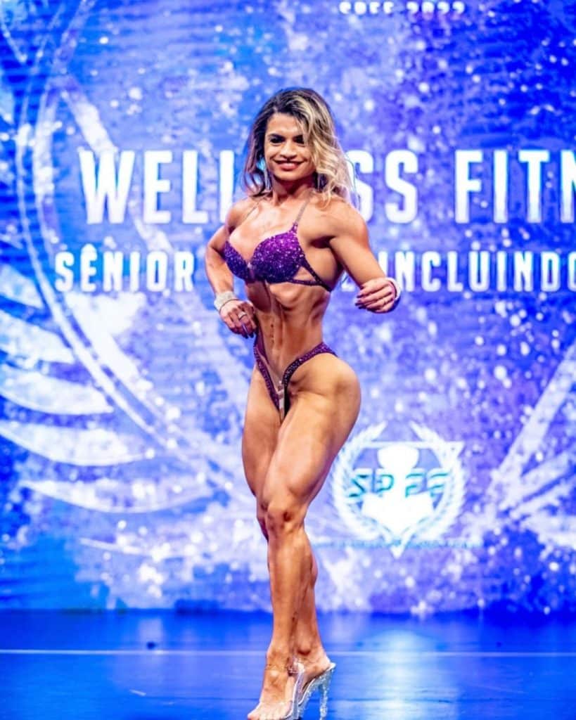 Katrine Mendonça é campeã Wellness no Novice Open 2022 pouco antes de ir para o Arnold Classic