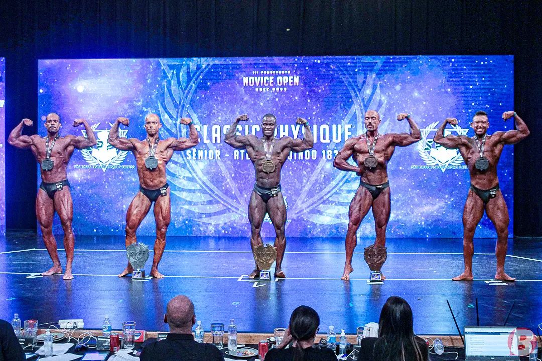 Tyson Tigre campeão da Classic Physique Sênior até 1,83 cm no Novice Open 2022