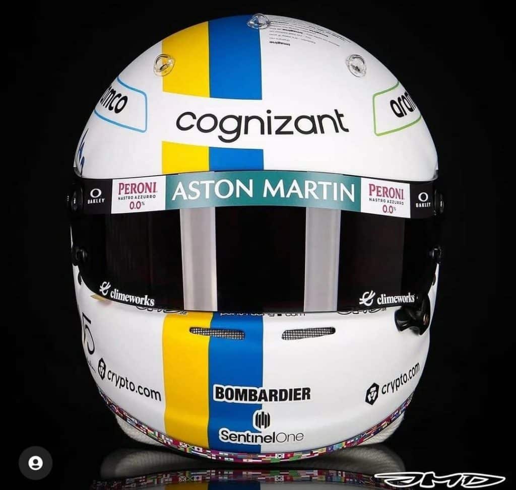 Em protesto contra guerra, Vettel muda capacete com as cores ucranianas