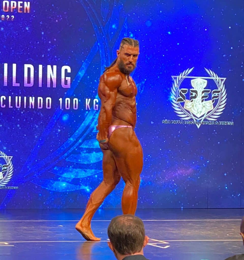 “Nino” Mota é campeão da Bodybuilder até 100 kg e conquista o público com visual diferenciado