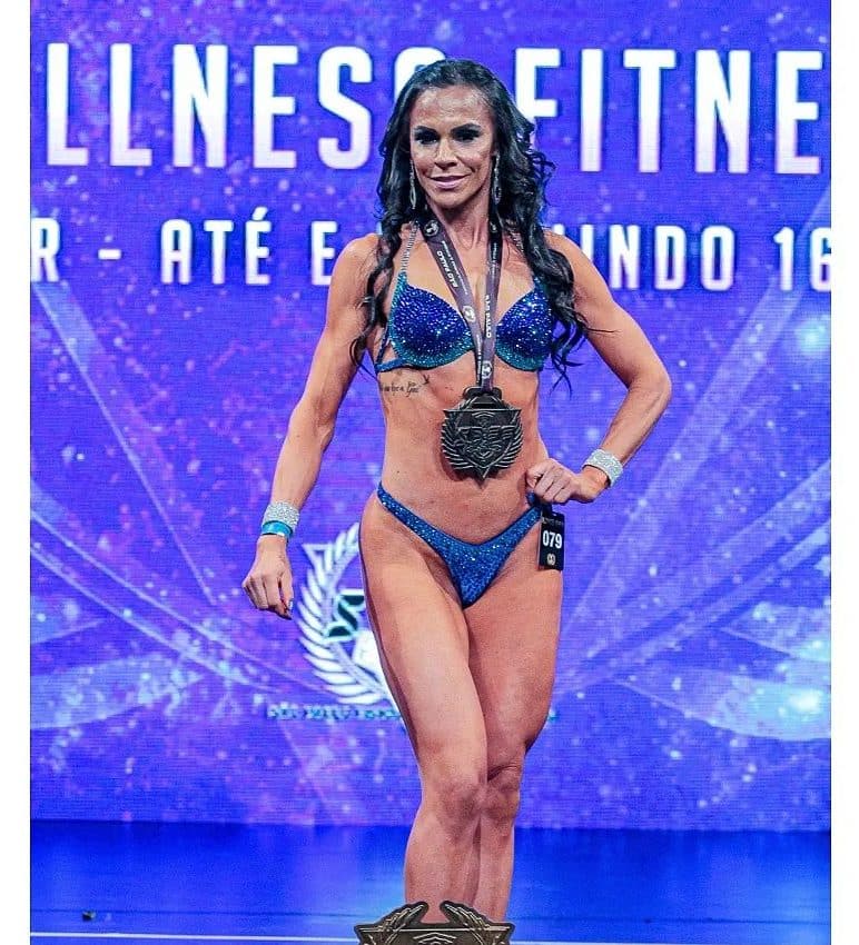 Rosângela Ferreira se torna campeã da categoria Wellness até 1,68 cm no Novice Open 2022