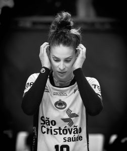 Camila Brait se afasta das quadras pelo desejo de ser mãe novamente