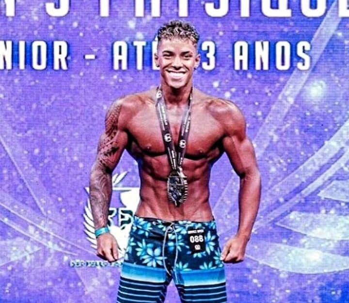 Jean Lourenço vence obstáculos e conquista o top 1 da Men’s Physique Junior no Novice Open 2022