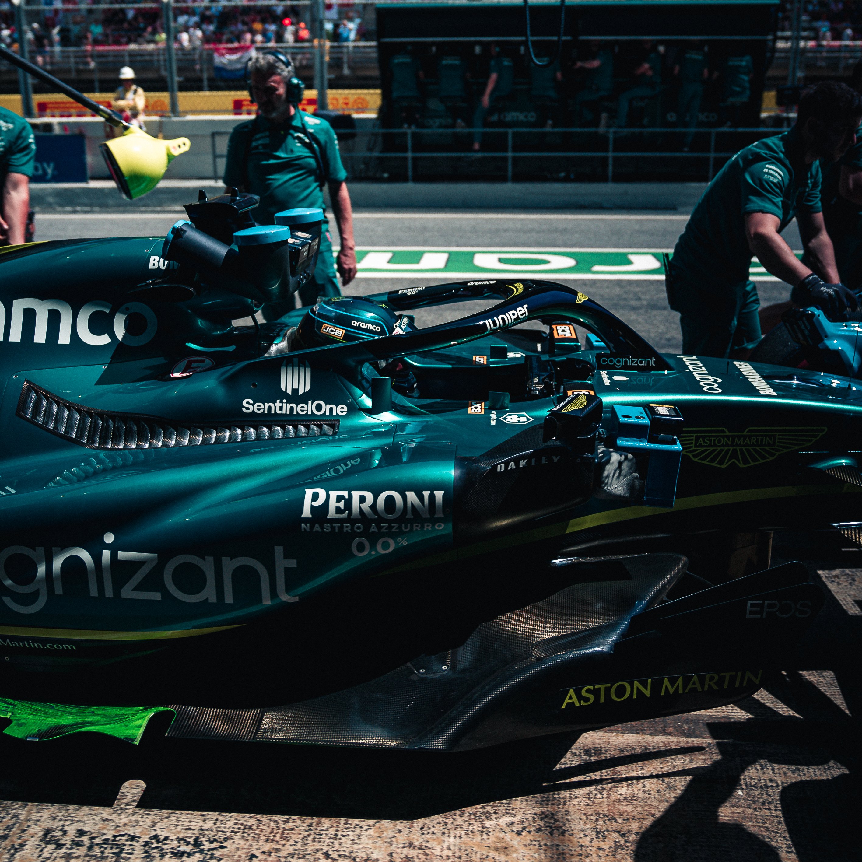 FIA investiga Aston Martin por suposta cópia de carro da Red Bull