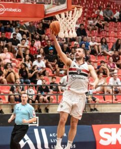 Elinho destaca importância de vencer Jogo 1 contra o Bauru