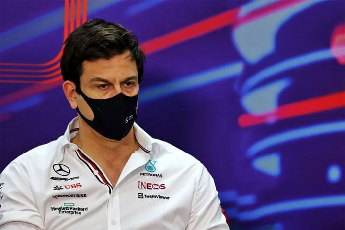 Mercedes ainda está viva na disputa do título da F1, diz Toto Wolff