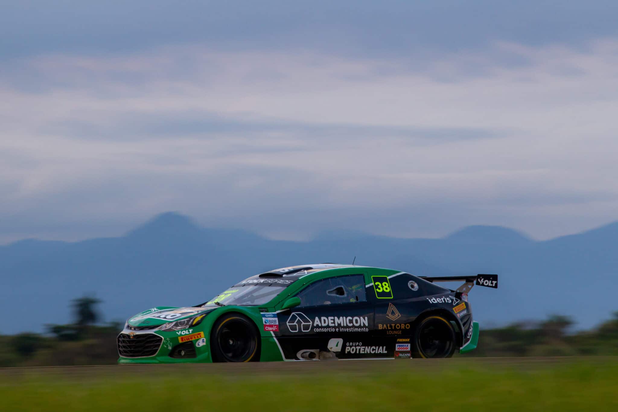 Stock Series: aniversariante da semana, Muggiati mira liderança
