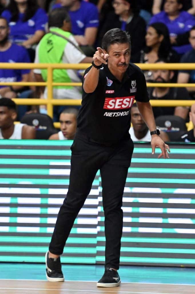Exclusivo: entrevista com Helinho, campeão do NBB com o Franca