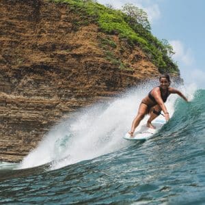 Longboard surf e Chloé Calmon