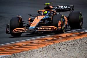 Com Norris no top-10, McLaren volta a pontuar