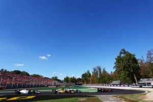 Largando da 2ª fila, McLaren soma pontos importantes em Monza