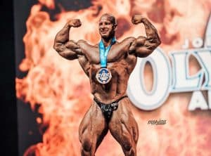 Michal Krizo ganha Bodybuilder Amador Mr. Olympia Itália 2022 e se torna Pro