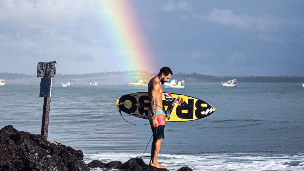 Italo Ferreira revela fuga de tubarão em Noronha, confira outros incidentes como esse no Surf