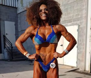 Renato Zaparoli, coach de fisiculturismo, comenta sobre a preparação da atleta Silvia Oliveira para subir na Figure