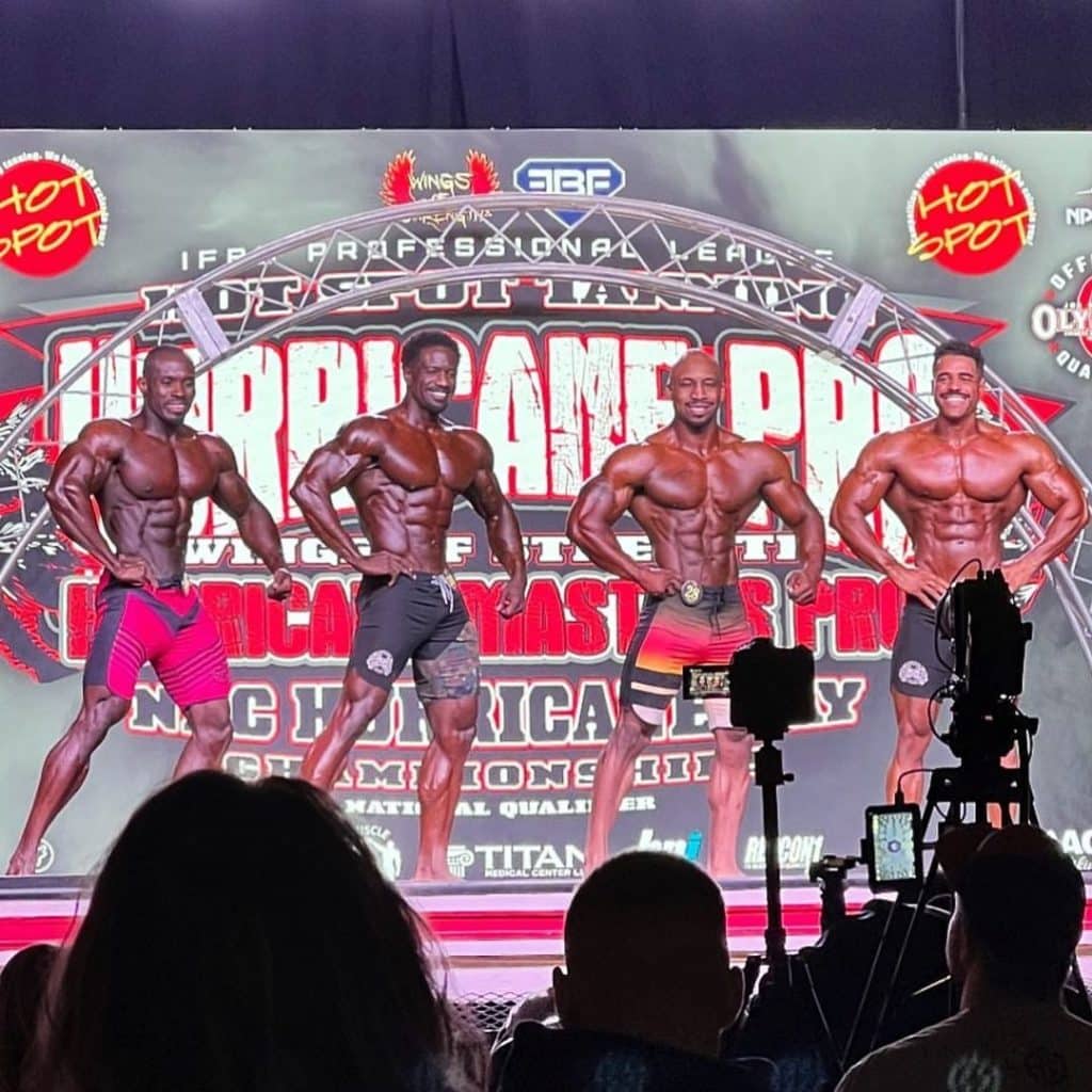 Men’s Physique Hurricane Pro 2022 – King George conquista top 1