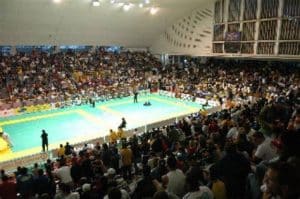 Flamengo volta a mandar jogos em casa antiga