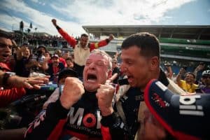 Rubens Barrichello se torna bicampeão da Stock Car
