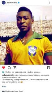 Pelé é homenageado pelo vôlei brasileiro; confira