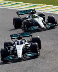 Mercedes vê melhora nos seus carros em 2023, mas pede calma