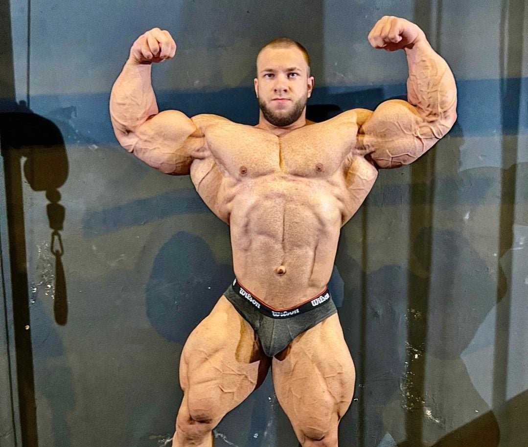 GoodVito mostra físico visando estrear no profissional do Bodybuilder
