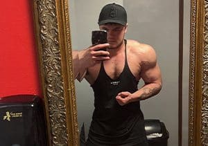 Makaia Childress, de 20 anos, sofre ataque cardíaco após uso de esteroides