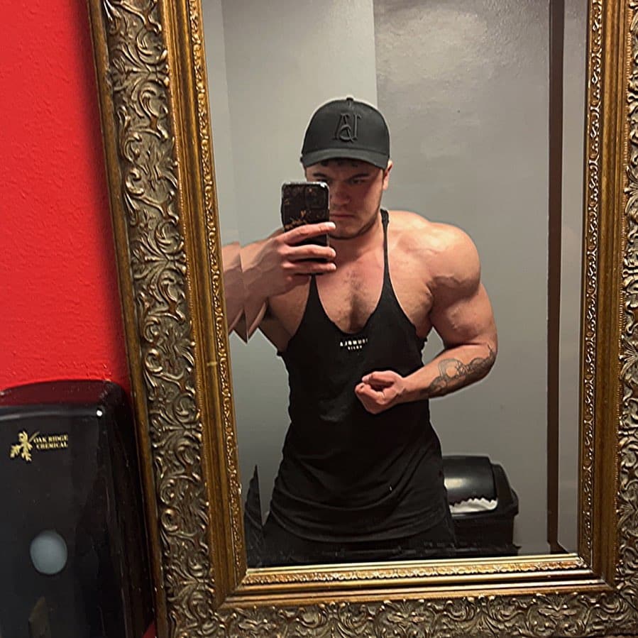 Makaia Childress, de 20 anos, sofre ataque cardíaco após uso de esteroides