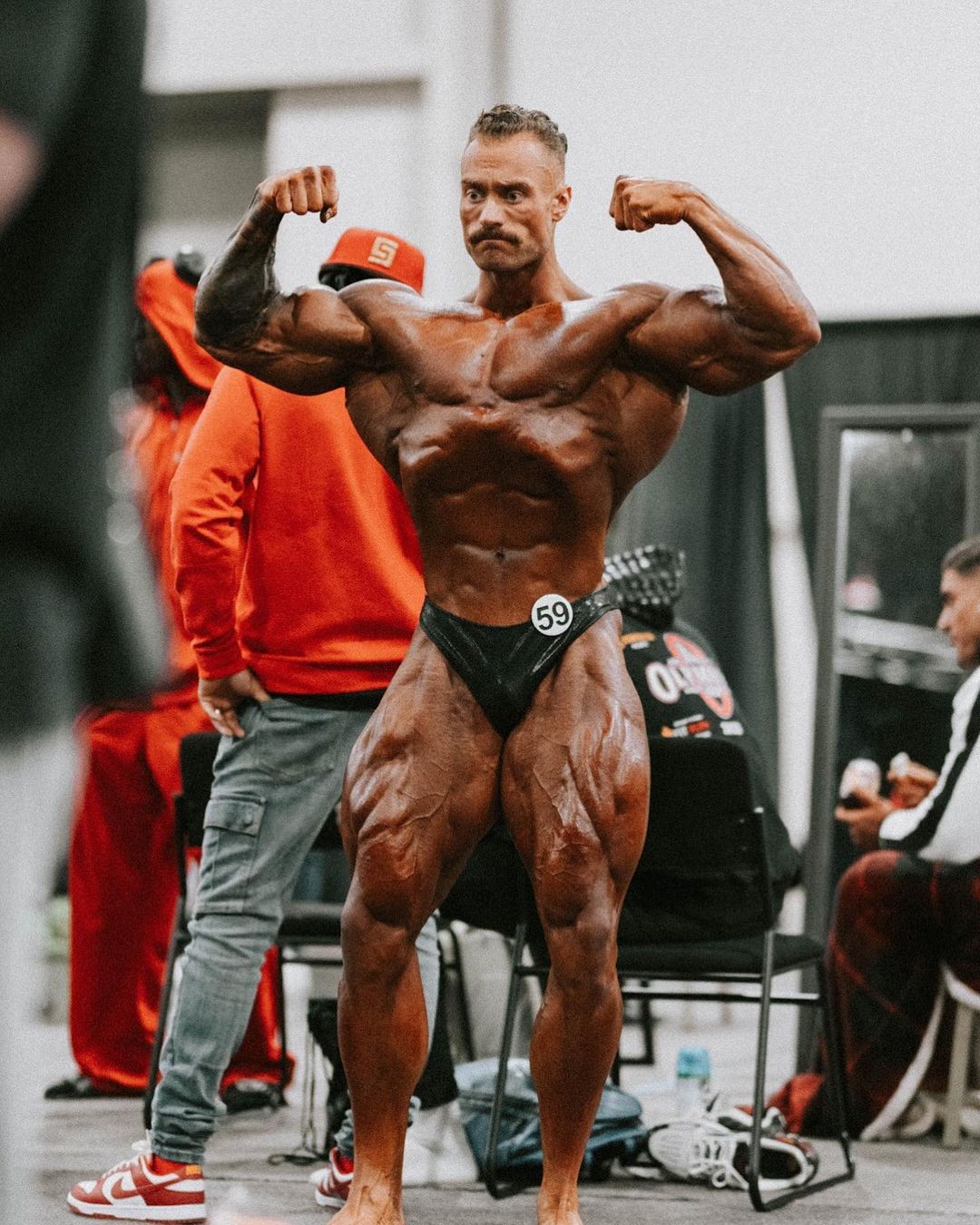 Dieta do Chris Bumstead (Cbum): proteína, carboidrato, calorias e suplementação