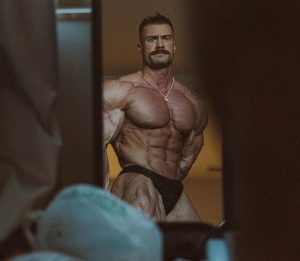 Chris Bumstead revela foto inédita da sua preparação
