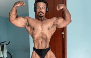 Alex Teixeira mostra físico atual para competir na Classic