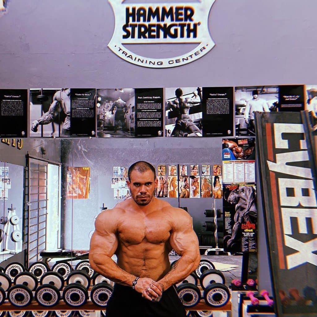 Felipe Moraes mostra físico faltando 16 semanas para New York Pro 2023