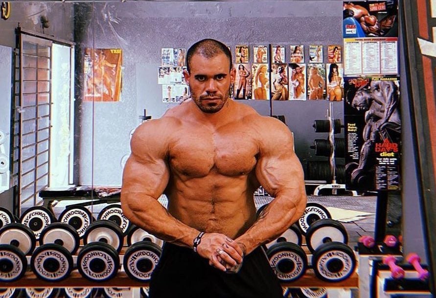 Felipe Moraes mostra físico faltando 16 semanas para New York Pro 2023