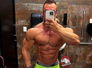 Diogo Montenegro mostra ombros gigantes rumo ao Arnold