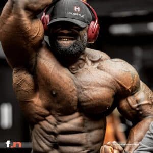 Samson Dauda mostra físico extremamente seco para competir