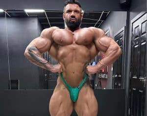Neil Currey mostra físico pela primeira vez como 212 Bodybuilder