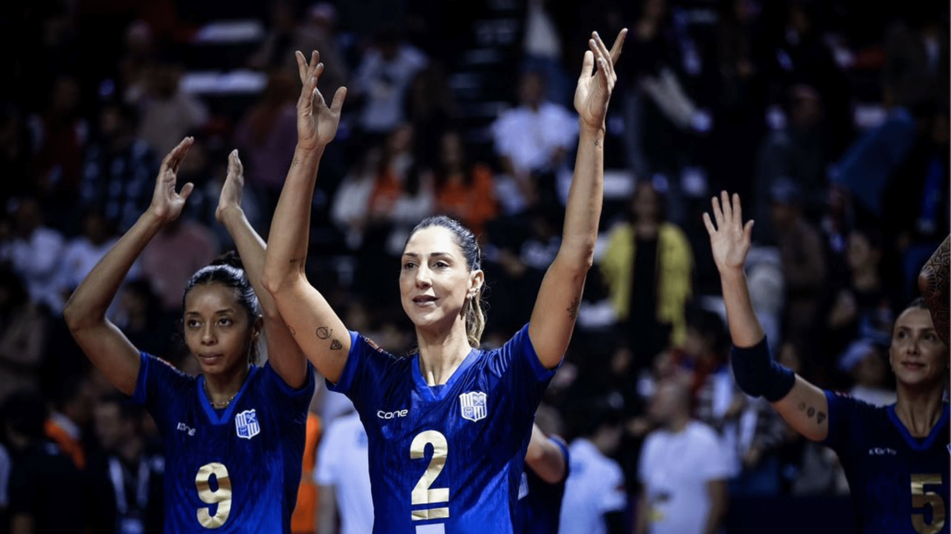 Central da Seleção Brasileira de vôlei rompe ligamento do joelho