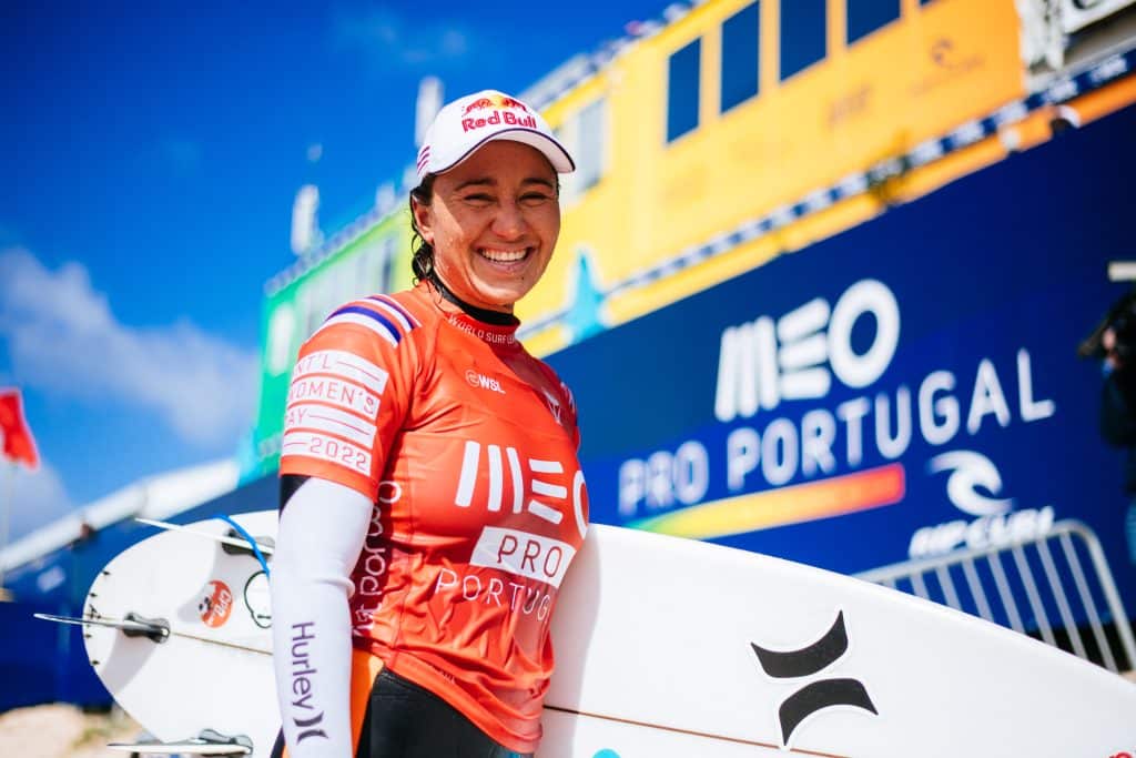 “Quem sabe”, Carissa Moore não fecha as portas para um retorno ao circuito mundial