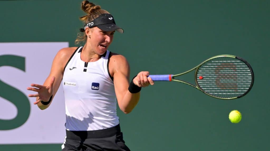 Beatriz Haddad Maia faz jogo duro, mas é eliminada no WTA 1000 de Miami