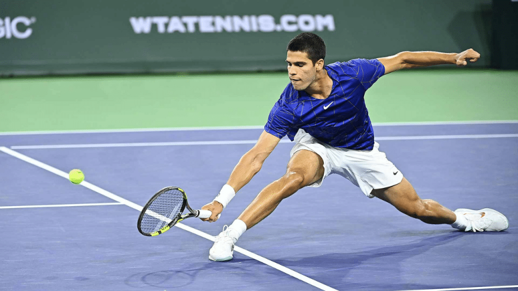 Carlos Alcaraz avança no Indian Wells e soma 100 vitórias na carreira