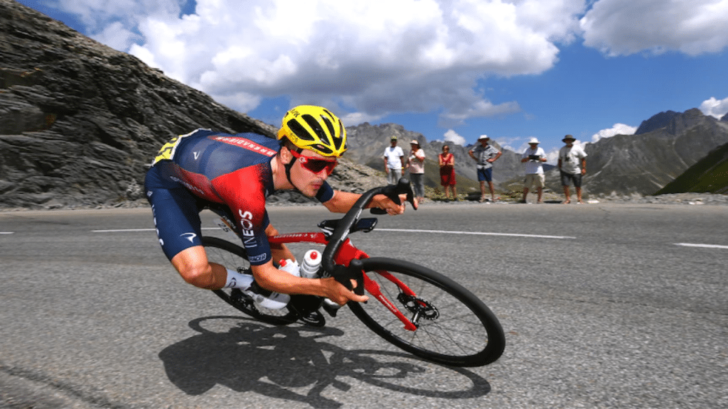 Tom Pidcock está fora da prova Milan-San Remo