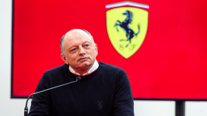 Chefe da Ferrari garante investigação no carro de Leclerc