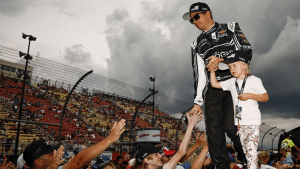 Kimi Raikkonen retornará a NASCAR