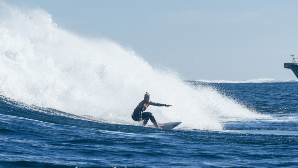 Garantida nas olimpíadas! Tati Weston-Webb avança no dia 1 em Margaret River